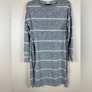 Alison Andrews jersey dress pit to pit is 18 1-2 length is 35 grey /white